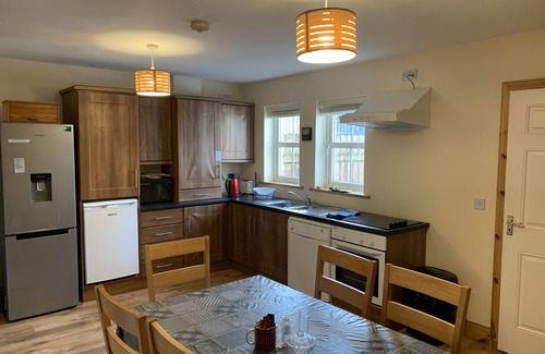 Manorhamilton Casa | Townhome Manorhamilton