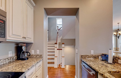 St. Marys Casa | Townhome near river with central AC, washer/dryer, & 2 balconies - dogs welcome