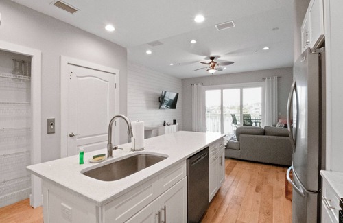 Clearwater Beach Casa | Casa de pueblo en el agua con entrada privada, 3 camas King - NO es un condominio de gran altura