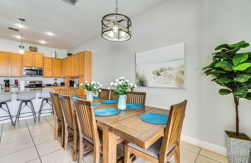 Davenport Casa | Townhome w/ Lanai & Private Pool: 14 Mi to Disney!