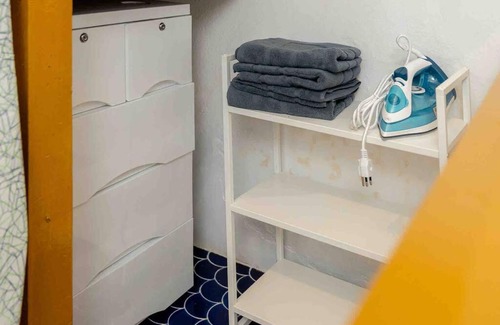 Yan Nawa Casa | Townhome w/workstation-2mins to food-fun-metro