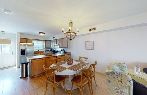Ocean City Casa | Townhome with central AC, washer/dryer, & pool access - close to beach