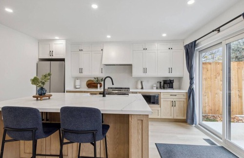 Collingwood Casa | Townhome with Private Hot Tub, 10 Mins to Village! - 161 Vacation Inn