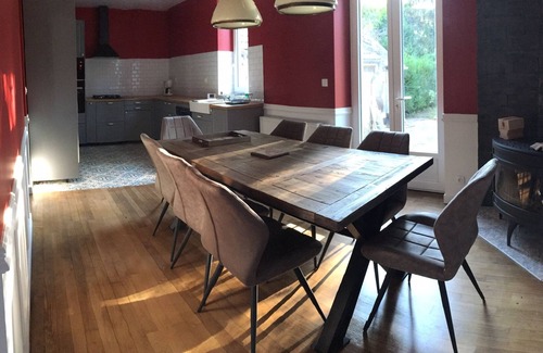 La Guerche-sur-l'Aubois Casa | Townhouse in the countryside with large garden and jacuzzi