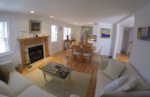 Provincetown Casa | Casa adosada de 2 habitaciones / 2. 5 baños y 2 espacios de estacionamiento privado