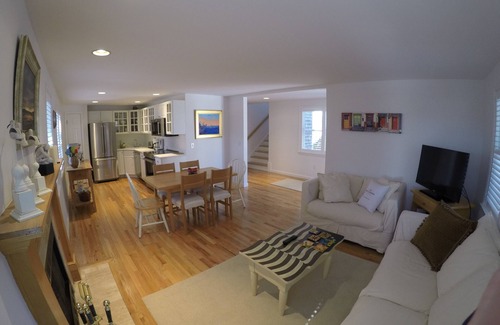 Provincetown Casa | Casa adosada de 2 habitaciones / 2. 5 baños y 2 espacios de estacionamiento privado
