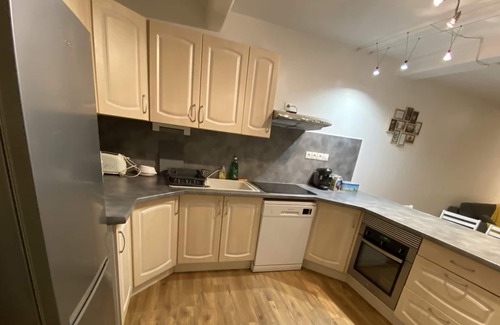 Tain-l'Hermitage Casa | Townhouse 74 m2, downtown tain l'hermitage