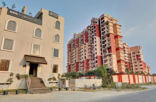 Mohangarh Hotel | Townhouse Amaraa Hotel Near Phoenix Palassio