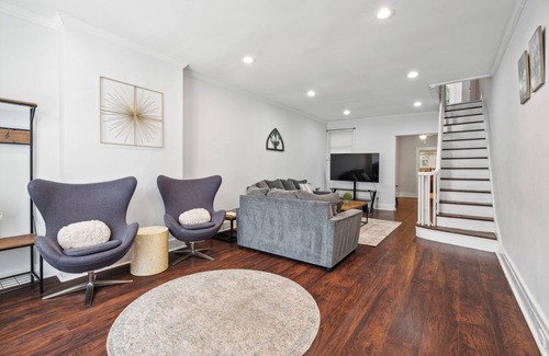 Point Breeze Casa | Townhouse close to Center city, Philadelphia, Pennsylvania!!