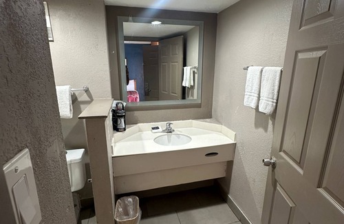 North San Antonio - SAT Hotel | La Quinta Inn by Wyndham San Antonio I-35 N at Rittiman Rd