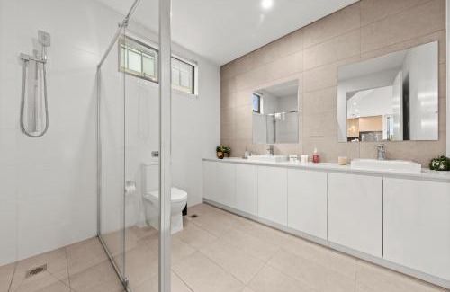 Caulfield North Casa | Townhouse in Caulfield with Garage