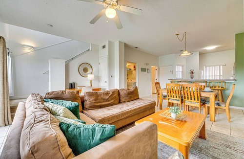 Kissimmee Casa | Townhouse in Lake Berkley Resort! 5 Mi to Old Town