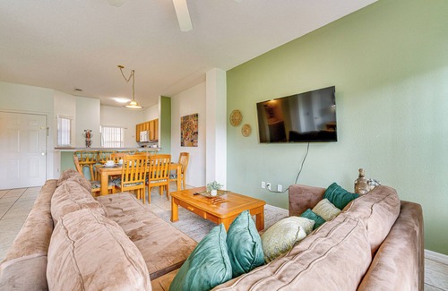 Kissimmee Casa | Townhouse in Lake Berkley Resort! 5 Mi to Old Town