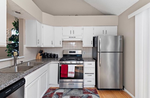 Lenexa Casa | Townhouse in Lenexa