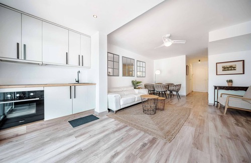 Elviria Apartamento | Townhouse Los Arcos Patio Pool Charming