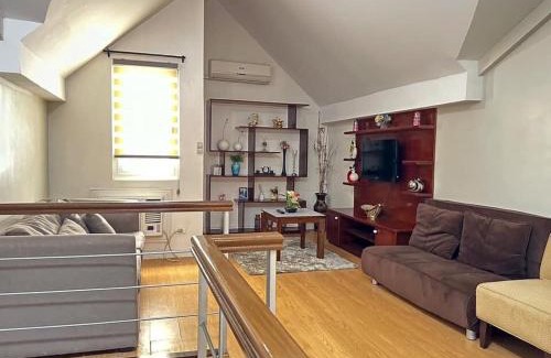 Pallocan Apartamento | Townhouse Mellow Yellow D#220 3storey 120sqm