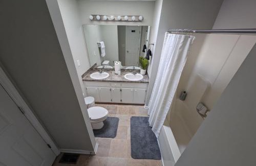 Winterville Casa | Townhouse near shopping/dining