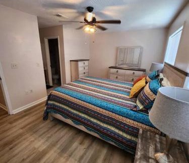 Little River Apartamento | Townhouse of Tranquility
