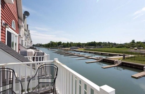 Alexandria Bay Casa | Townhouse on water with boathouse!