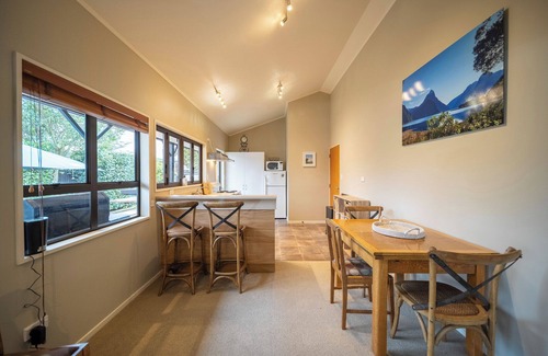 Te Anau Casa | Townhouse Retreat - Te Anau Getaway