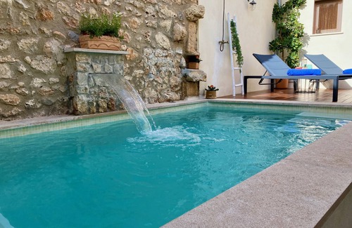 Maria de la Salut Chalet De Esquí | Townhouse Set Corbates in Maria de la Salut