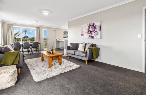 Christchurch Casa | TOWNHOUSE TRANQUILLITY - CHRISTCHURCH HOLIDAY HOME in Christchurch