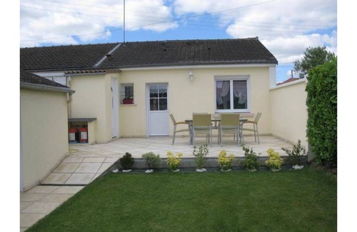Sille-le-Guillaume Casa | Townhouse with outdoor space