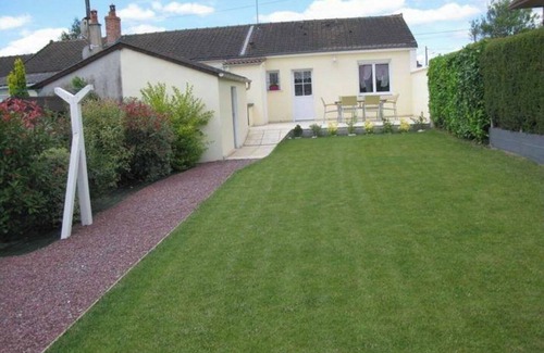 Sille-le-Guillaume Casa | Townhouse with outdoor space