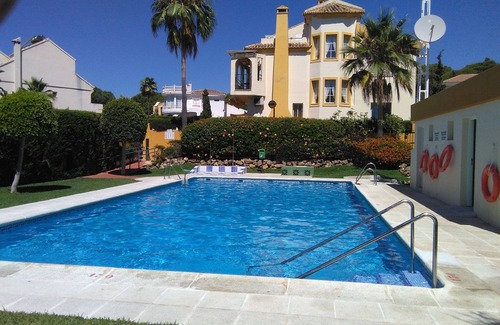Urbanizacion Costabella Casa | BONITA CASA CON JARDIN EN LA PLAYA
