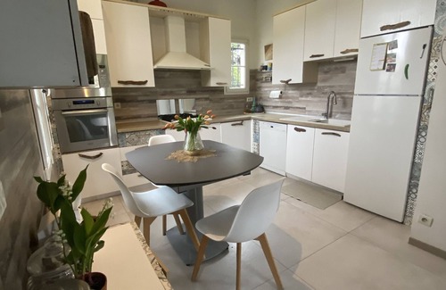 Riou - Petit Juas - Av de Grasse Casa | Townhouse with outdoor space ideal for relaxing and enjoying the outdoors