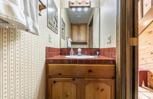 Truckee Casa | Townhouse wLake View #254 at Donner Lake Village