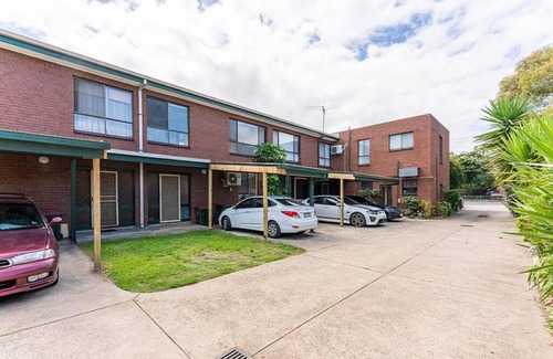 Hughesdale Casa | Townhouses near Chadstone by Readyset