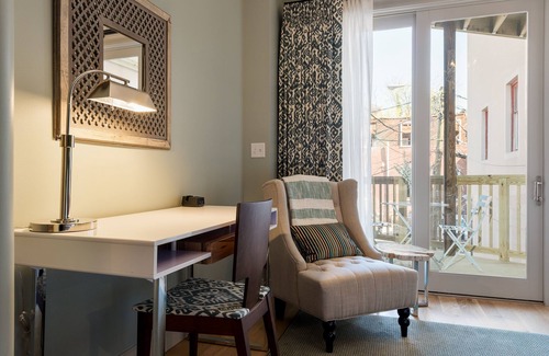 Belmont Hotel | Una de las cuatro habitaciones de hotel boutique en The Townsman en el centro comercial Downtown
