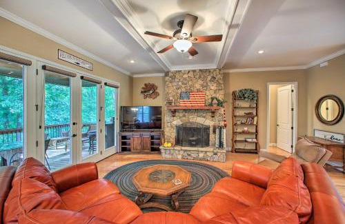 Townville Casa | Townville Lakefront Cottage with Private Dock!