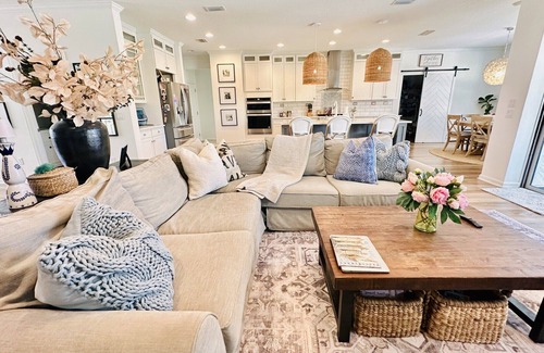 Palm Valley Casa | TPC Luxury Retreat-1 mile from TPC entrance