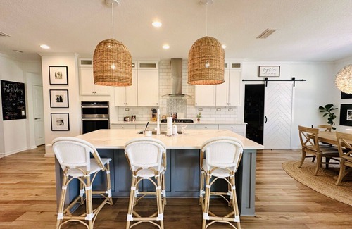 Palm Valley Casa | TPC Luxury Retreat-1 mile from TPC entrance