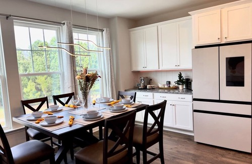 Durham Casa | TPV - Villa Leopolda - Executive Home w/Pools&Gym