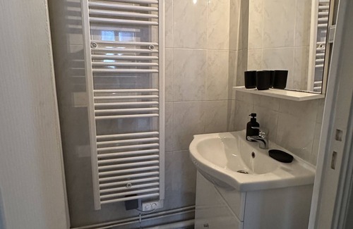 Quartier Saint-Ambroise Apartamento | Très bel Appartement Lumineux