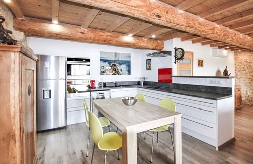 Pont-Saint-Esprit Apartamento | Trés bel Appartement en Pleine Campagne Idéalement Situé Dans un mas