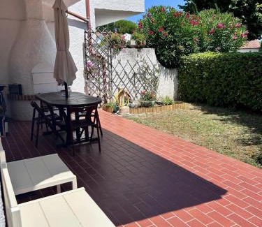 Villaggio Taunus Casa | Tra la luna e il mare - delizioso appartamento con giardino nella riviera del conero per un soggiorno felice