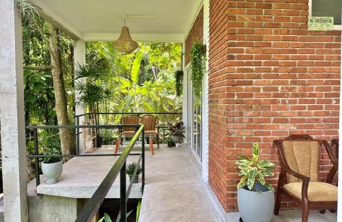 Ekala Cabina | Track Monkey's Lodge