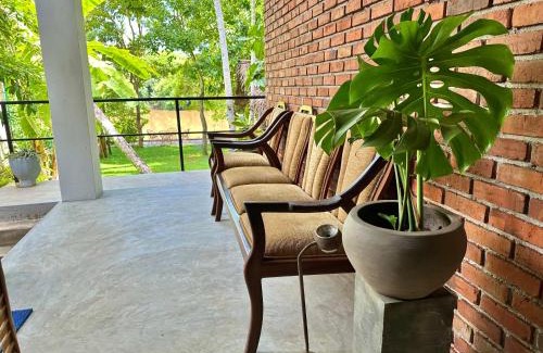 Ekala Cabina | Track Monkey's Lodge