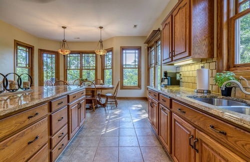 Huddleston Casa | Tradewind Terrace-Mtn View, Kayaks, Paddleboards, Outdoor Kitchen, Generator etc