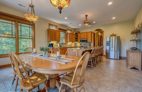 Huddleston Casa | Tradewind Terrace-Mtn View, Kayaks, Paddleboards, Outdoor Kitchen, Generator etc