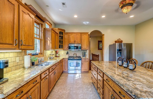 Huddleston Casa | Tradewind Terrace-Mtn View, Kayaks, Paddleboards, Outdoor Kitchen, Generator etc