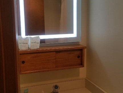 Rockaway Beach Hotel | Tradewinds Motel