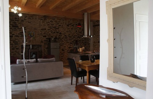 Saint-Priest-les-Fougeres Cabaña | Casa tradicional y moderna en Périgord Vert