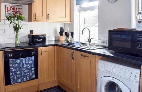 Skinningrove Cabaña | Traditional Fisherman’s cottage situated near to sandy and secluded beach.