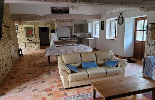 Chailland Casa | Traditional 18th-century farmhouse renovated in 2022
