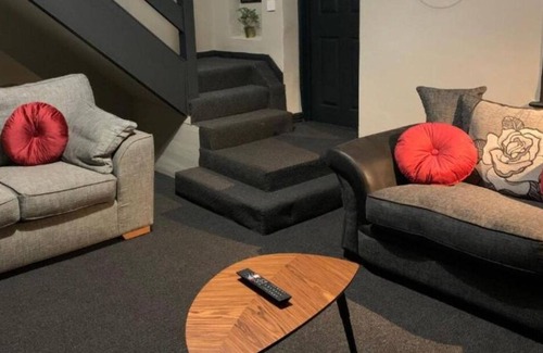 Sunderland Casa | Traditional 2 bed terrace with free parking & wifi